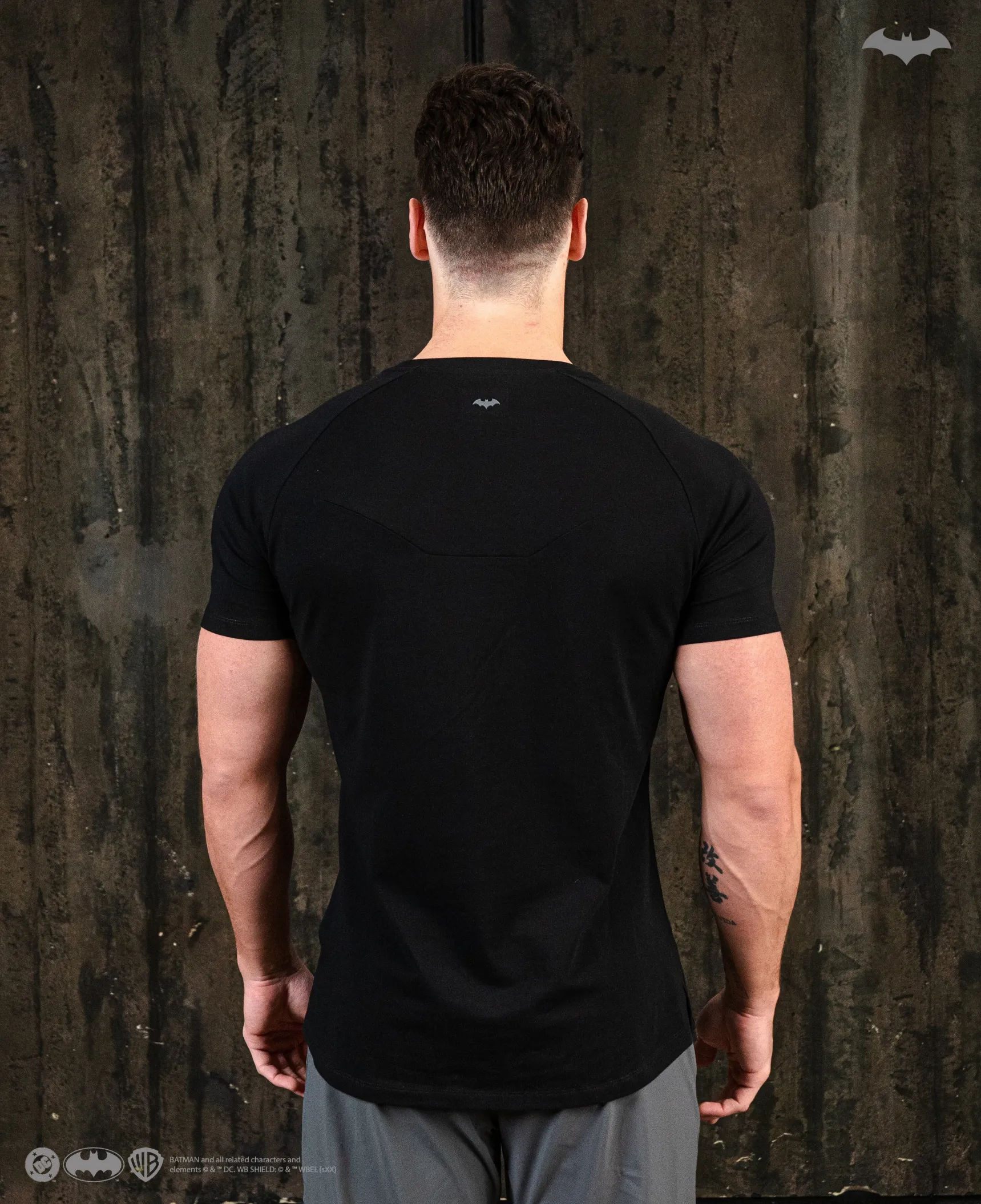 BRUCE WAYNE Essential Short Sleeve - Arkham Black