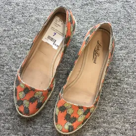 Lucky Brand Pineapple Flats, Size 7