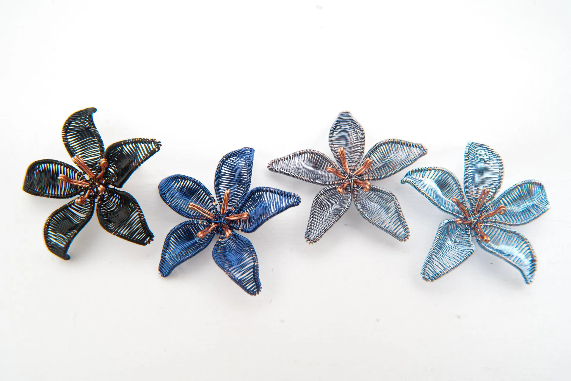 Wireart Lily Pendant, Dark Blue
