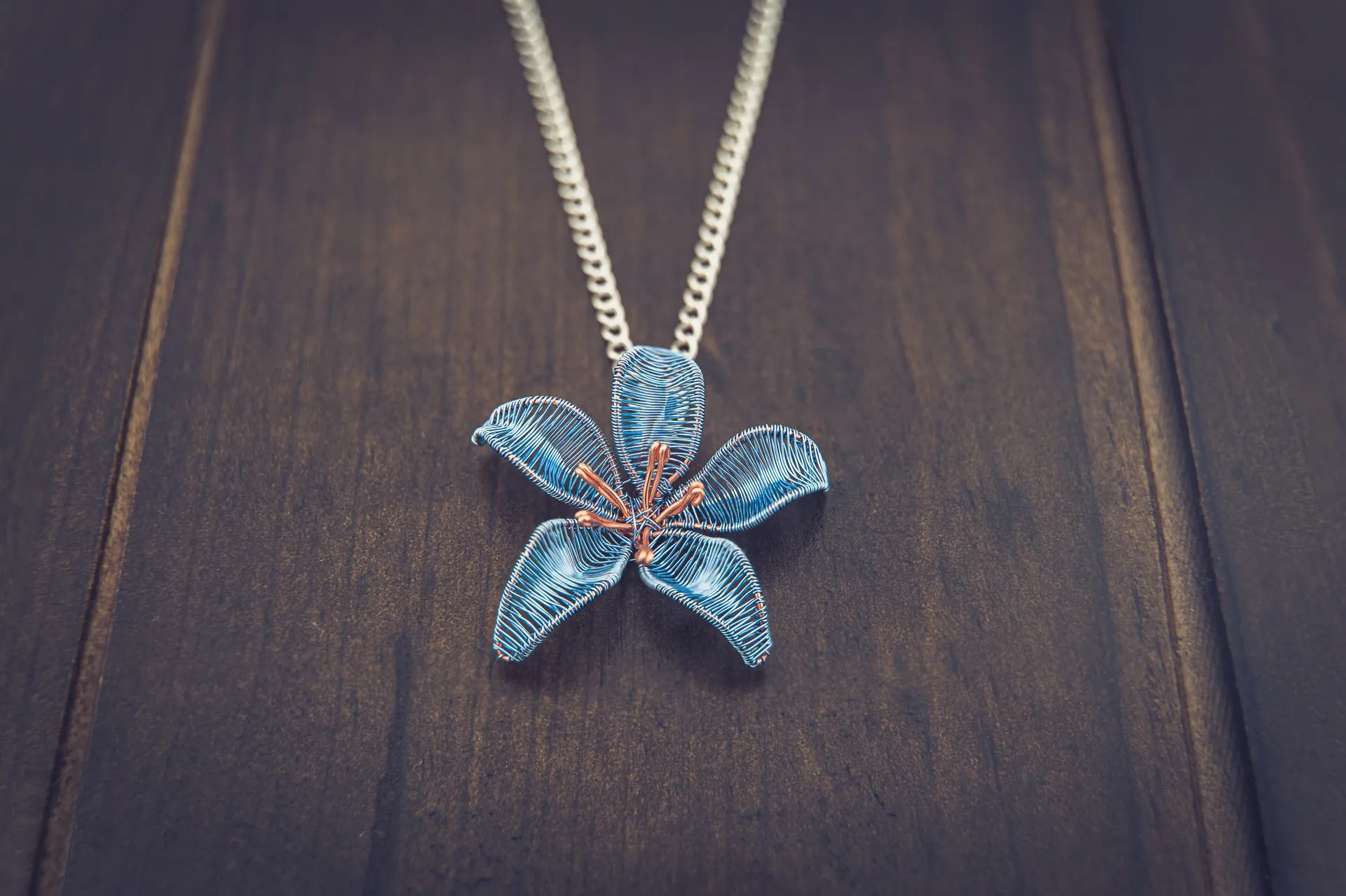 Wireart Lily Pendant, Light Blue
