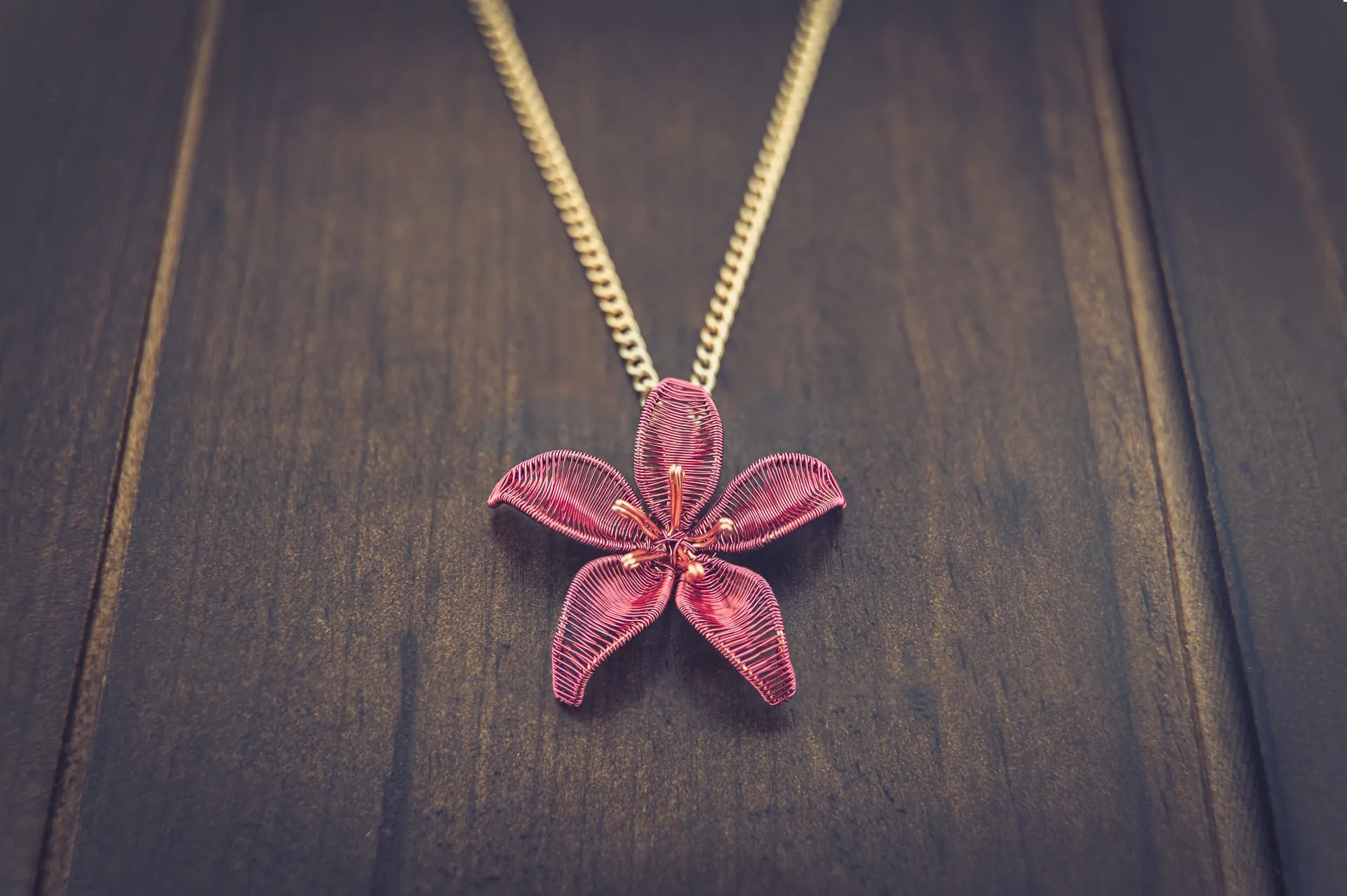 Wireart Lily Pendant, Wine Red